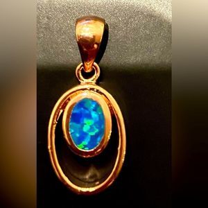 5/$25 Costume jewelry pendant